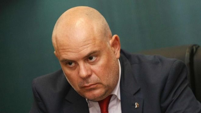 Правната парламентарна комисия няма да изслушва главния прокурор Иван Гешев