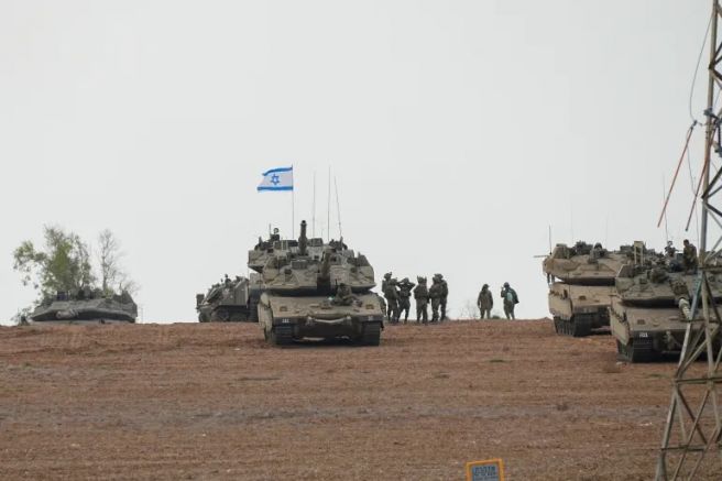 Израелските въоръжени сили напредват в две направление към град Газа В