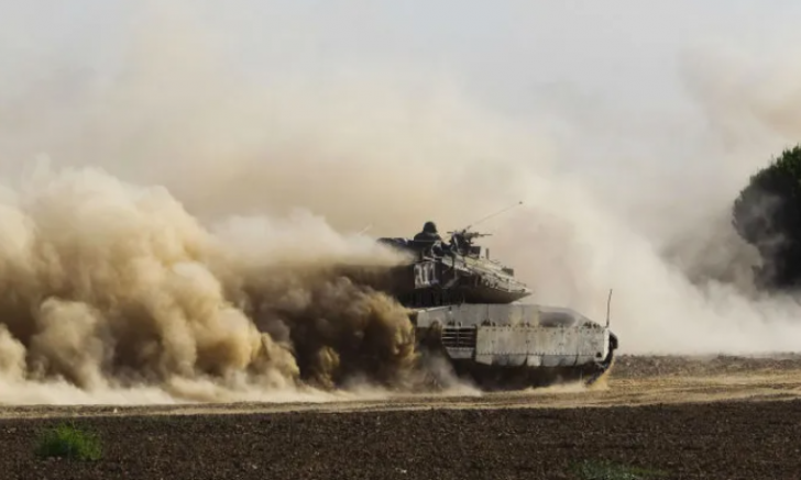 Израелската армия съобщи че е атакувала бойни самолети и военни