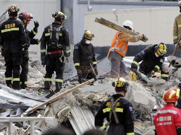 Спасителните дейности в Япония продължават след като най малко 62 души