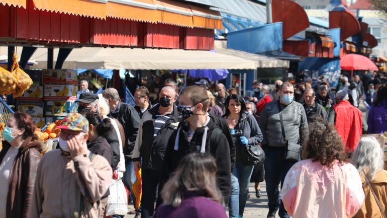 Разрушават частот Женския пазар в София предаде Дарик На място имабагери