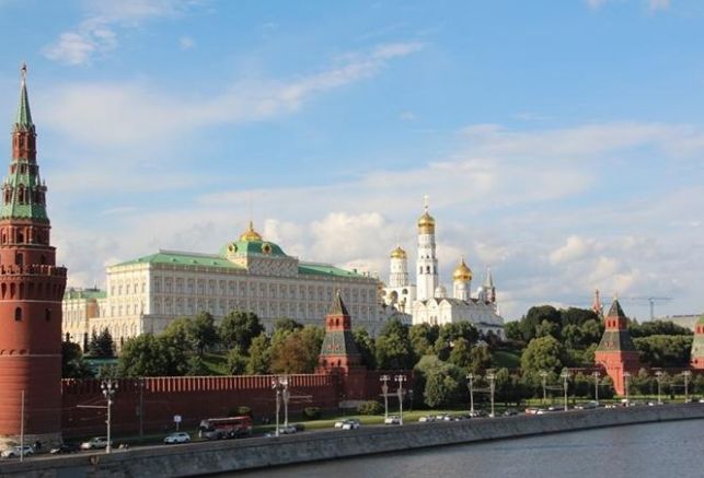 Кремъл отхвърли твърденията на украинския президент Володимир Зеленски, че руските