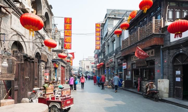 Градове в Китайотворихабомбоубежищата за да намерят жителите им облекчение от