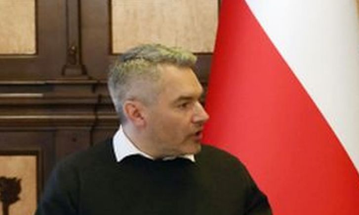 Австрийският канцлер Карл Нехамер съобщи че срещата му с руския