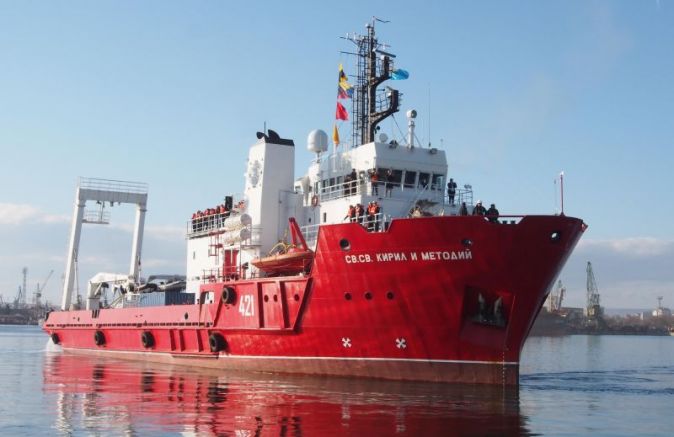 Днес 32 ата антарктическа експедиция отплава от Морската гара във Варна