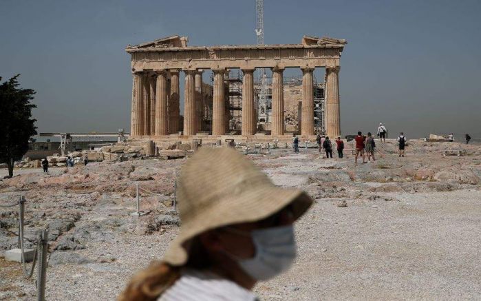 Гърция премахва голяма част от ограничителните мерки въведени преди началото