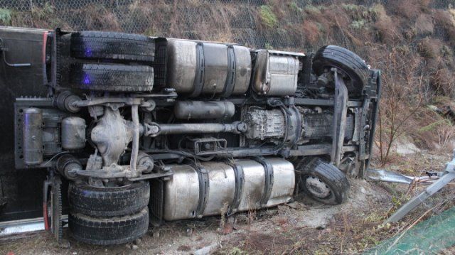 Камион с боеприпаси е катастрофирал на АМ Струма съобщи БГНЕС