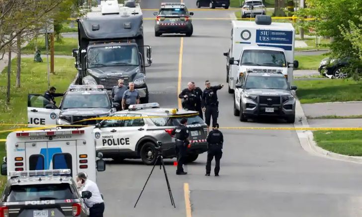 Полицията в най големия канадски град Торонто простреля смъртоносно мъж въоръжен
