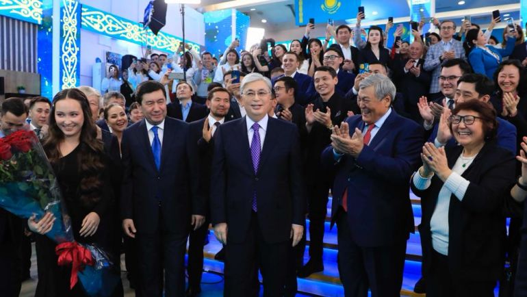 Действащият президент на Казахстан Касъм Жомарт Токаев печели изборите за