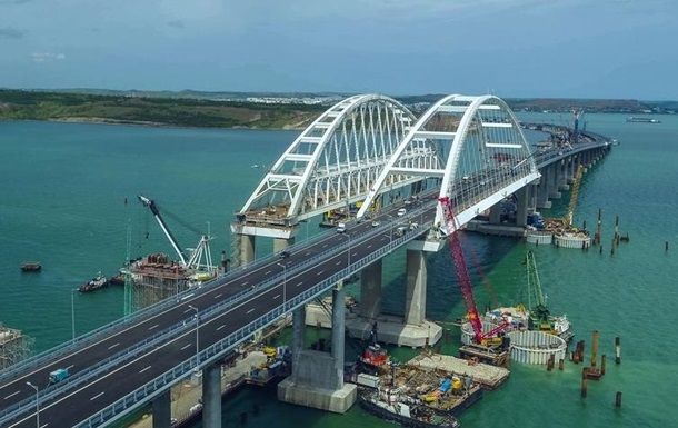Хората в Крим бяха приканени да избягват използването на моста,