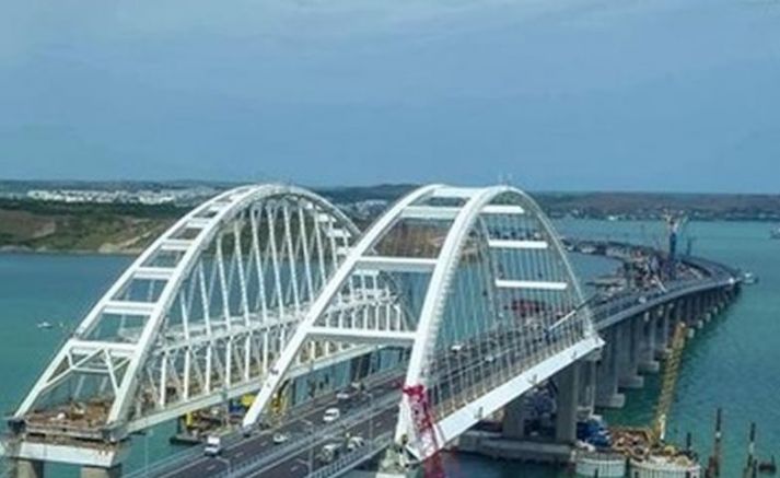 Сутринта в понеделник, 17 юли 2023 г., на Кримския мост