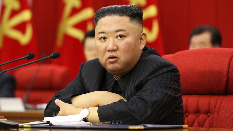 Севернокорейският лидер Ким Чен-ун обяви локдаун в цялата страна, след