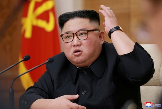 Севернокорейският лидер Ким Чен Ун обеща да си стисне ръката