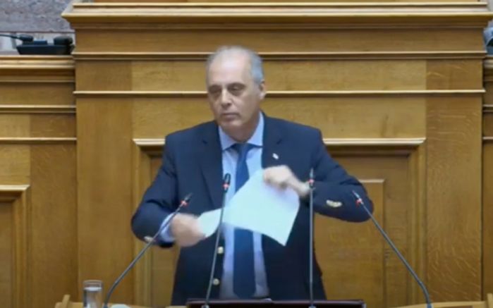 Лидерът на гръцката националистическа партия Гръцко решение“ Кириакос Велопулос скъса
