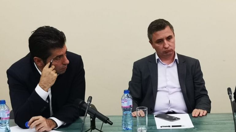 Днес българската прокуратура повдигна обвинение че български министър е следвал