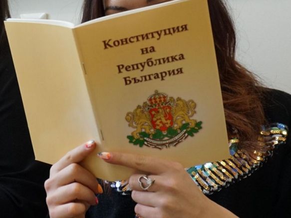 Промените в Конституцията влязоха за първо четене в Народното събрание