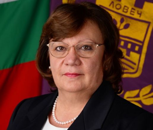 Корнелия Маринова се оказа първият български кмет който реагира бързо