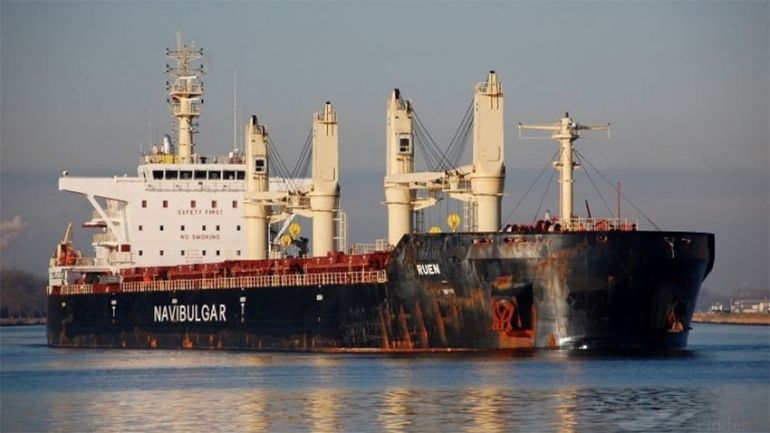 Всички сомалийски пирати на похитения кораб Руен са се предали,