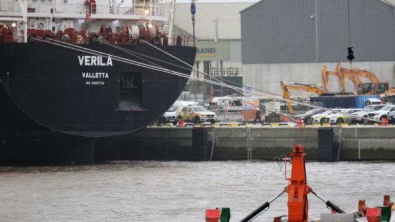 Корабът Верила все още е задържан в ирландското пристанище Шанън