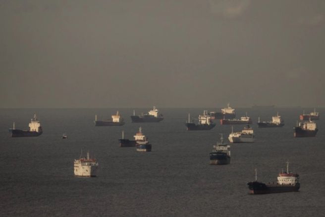 Руски военен кораб днес е открил предупредителен огън по плаващ