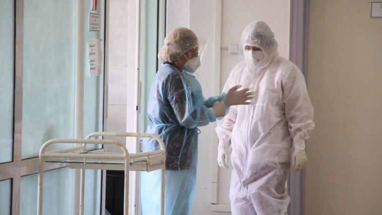Неваксинираните здравни работници в Гърция които са били в принудителен