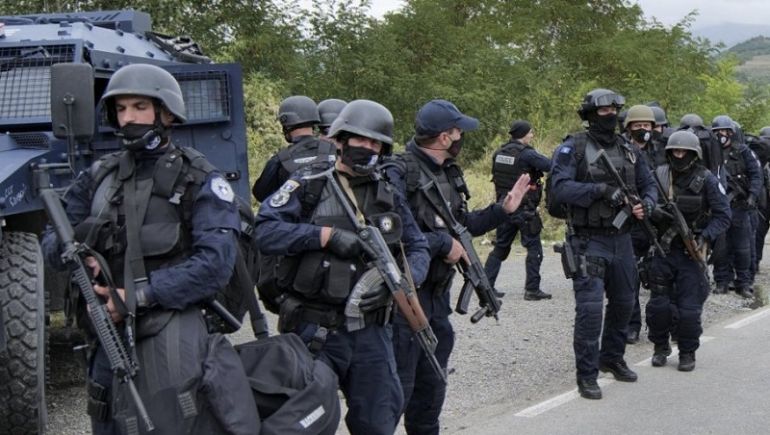Полицията в Косово е блокирала административния пропускателен пункт Бърняк в