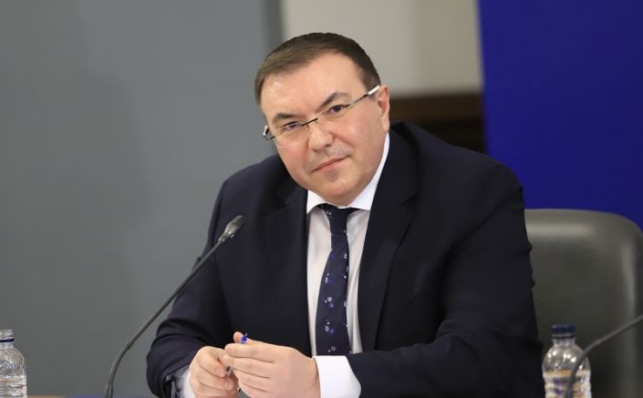 Председателят на комисия по здравеопазване в парламента проф Костадин Ангелов