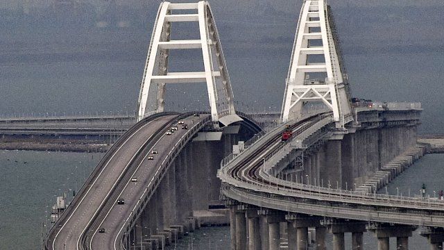 Украинските военни ще унищожат Кримския мост незаконно построен от руските
