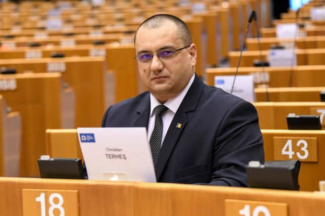 Скандал с румънски евродепутат избухна в Европейския парламент заради реч