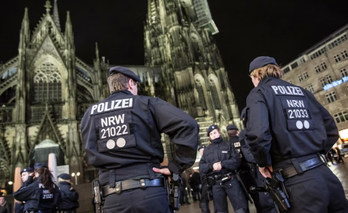 Полицията в Германия претърси Кьолнската катедрала заради предупреждение за опасност