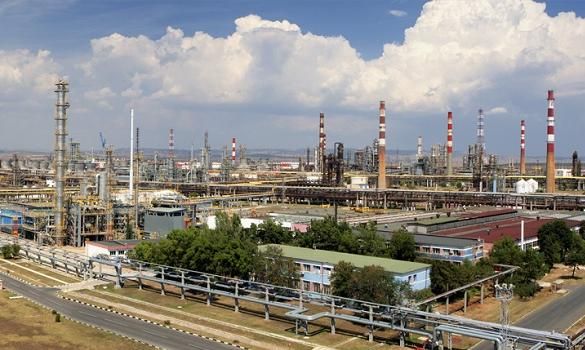 Петролната рафинерия в Бургас може да работи и с различен