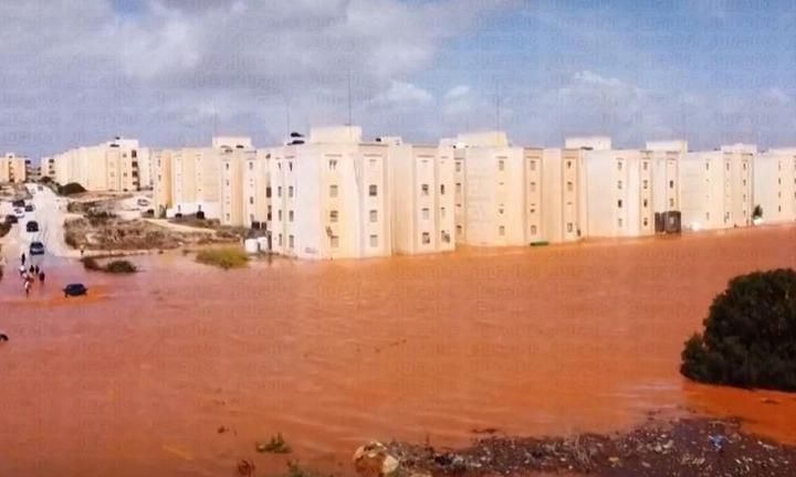 Най малко 30 000 либийци са останали без дом в източния