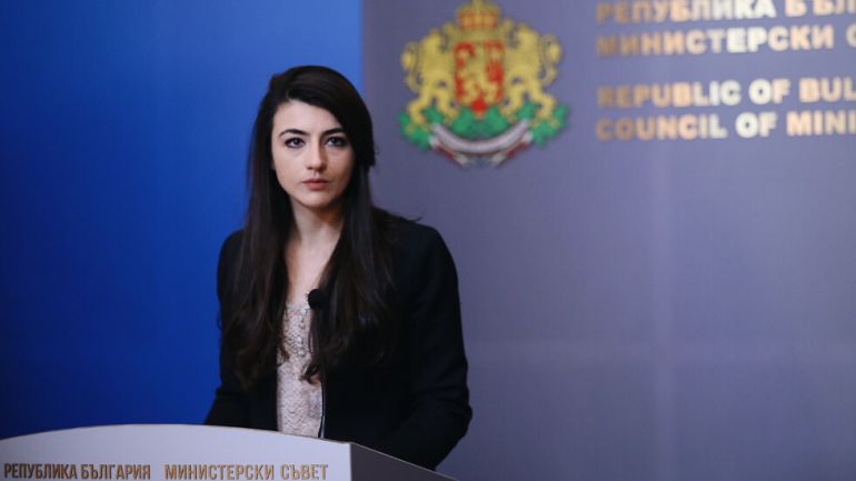 Шефката на премиерския кабинет Лена Бориславова разкритикува коалиционните партньори и написа