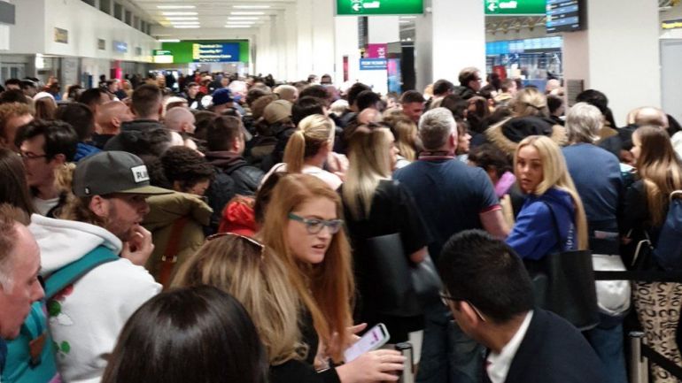 Някои от най натоварените британски летища съобщиха че граничните сили