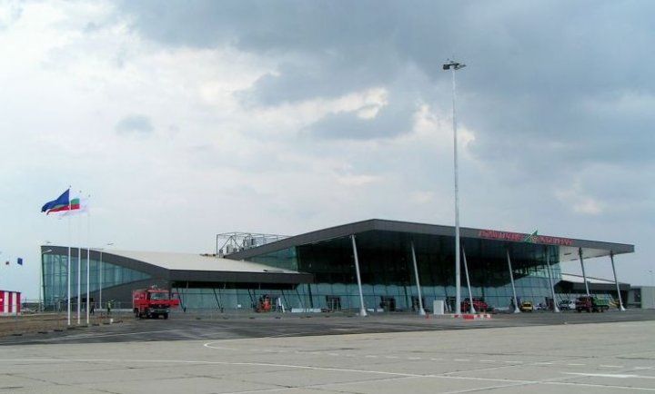 Мигрант се е опитал да влезе нелегално в летище Пловдив,