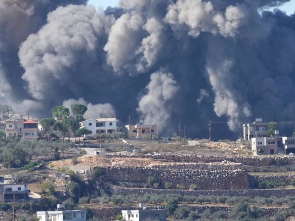 Израелските военни съобщиха че са поразили десетки цели на Хизбула