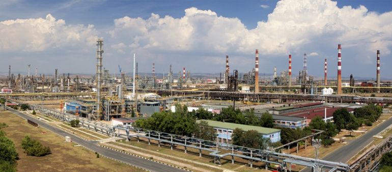 Държавата няма да смени представителя си в бургаската петролна рафинерия