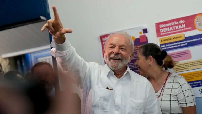 Бразилският президент Лула да Силва, който прави първата си обиколка