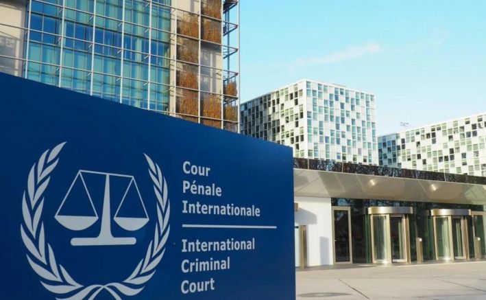Днес Международният наказателен съд в Хага издаде заповед за арест