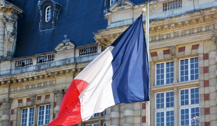 Министерството на външните работи на Франция призова гражданите спешно да