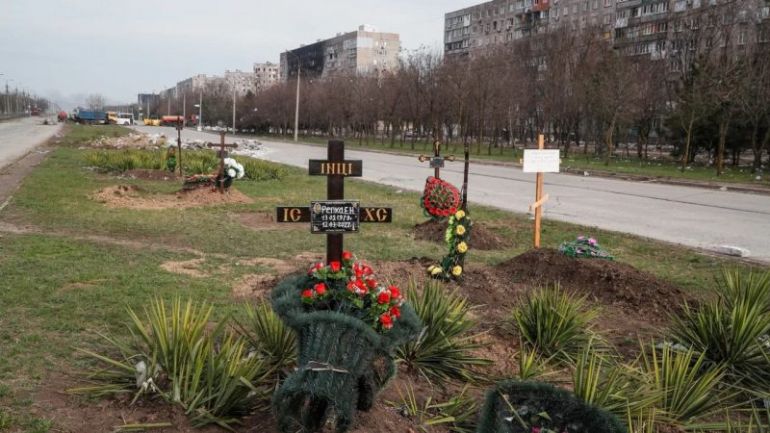 В окупирания от руски военни град Мариупол в Украйна смъртността