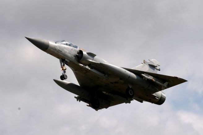 Франция разглежда възможността да предаде на Украйна изтребители Mirage 2000