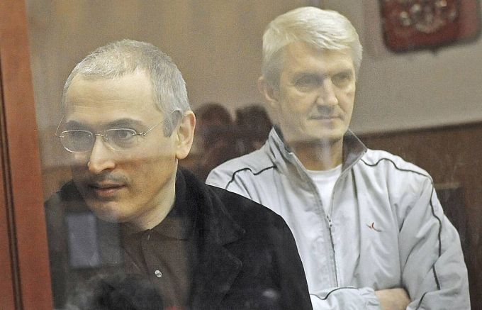 Московски съд е уважил иск срещу Михаил Ходорковски, Платон Лебедев