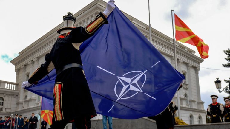 Северна Македония влезе в НАТО под конституционното си име и