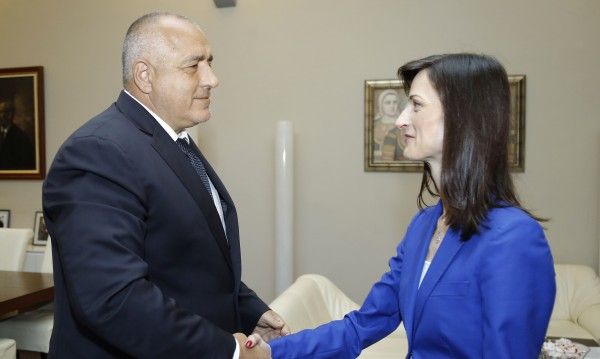 Лидерът на ГЕРБ Бойко Борисов и бъдещият премиер Мария Габриел