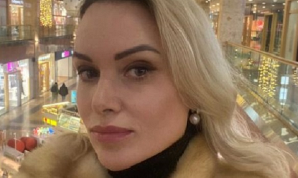 Руската полиция задържа в неделя журналистката Марина Овсянникова която през