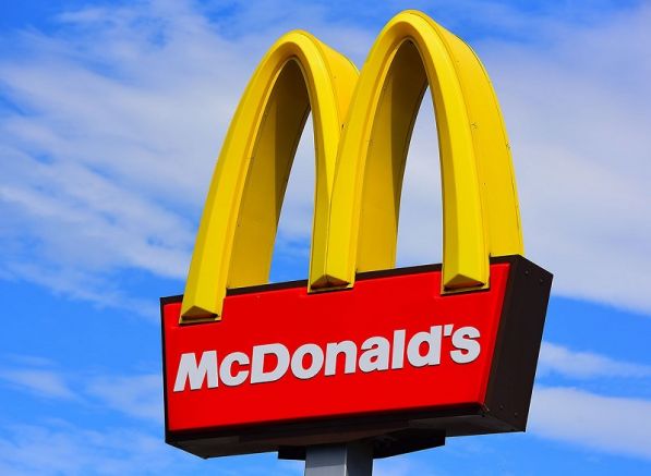 Американската верига ресторанти Макдоналдс обяви в понеделник че ще напусне