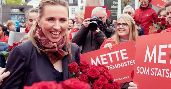 Социалдемократическият министър-председател на Дания Мете Фредериксен се задържа на власт