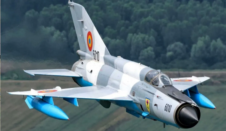 Старият МиГ-21 се оттегля след 61 години полети за Румъния.
