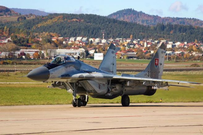 Словакия е предала всички 13 изтребители МиГ 29 които бе обещала